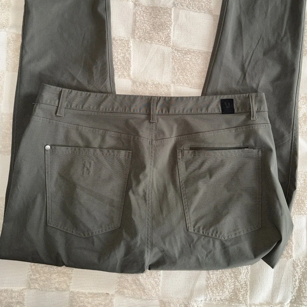 Vuori Meta™ Pant Athletic Slim Fit 31.5” size‎ 36